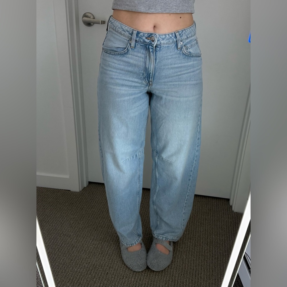 NEW H&M Barrel regular jeans size 4